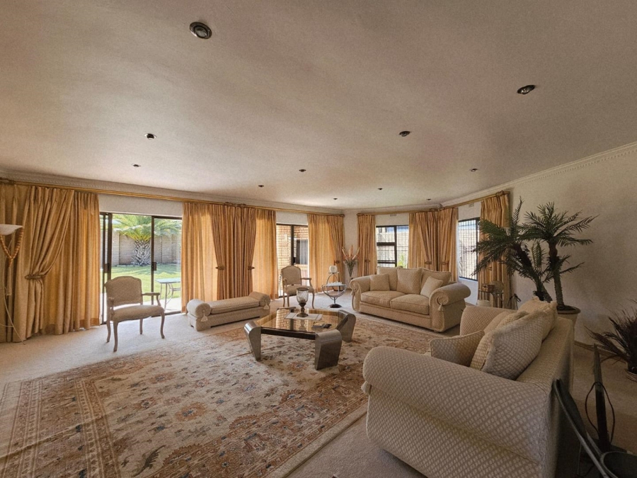 4 Bedroom Property for Sale in Ladybrand Free State